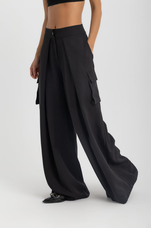The Classic Cargo Pants – Black