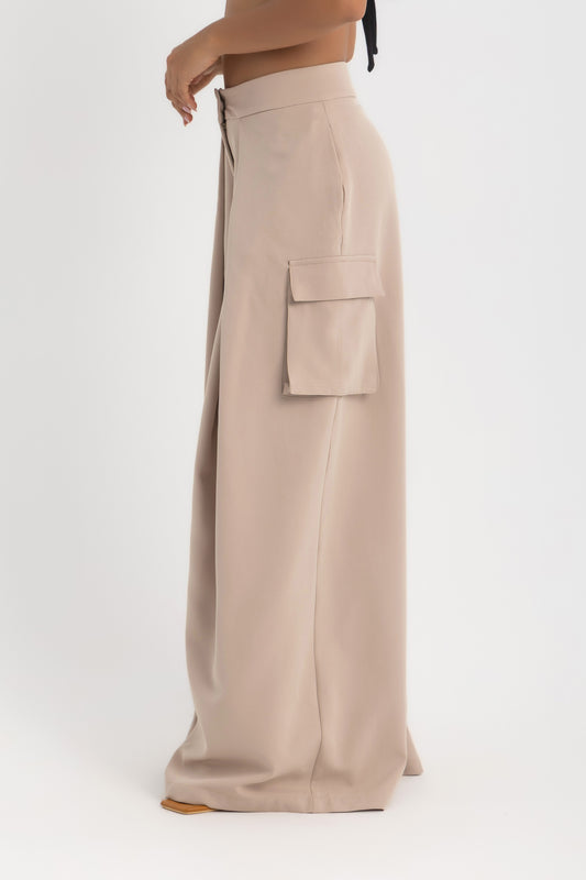 The Classic Cargo Pants – Beige