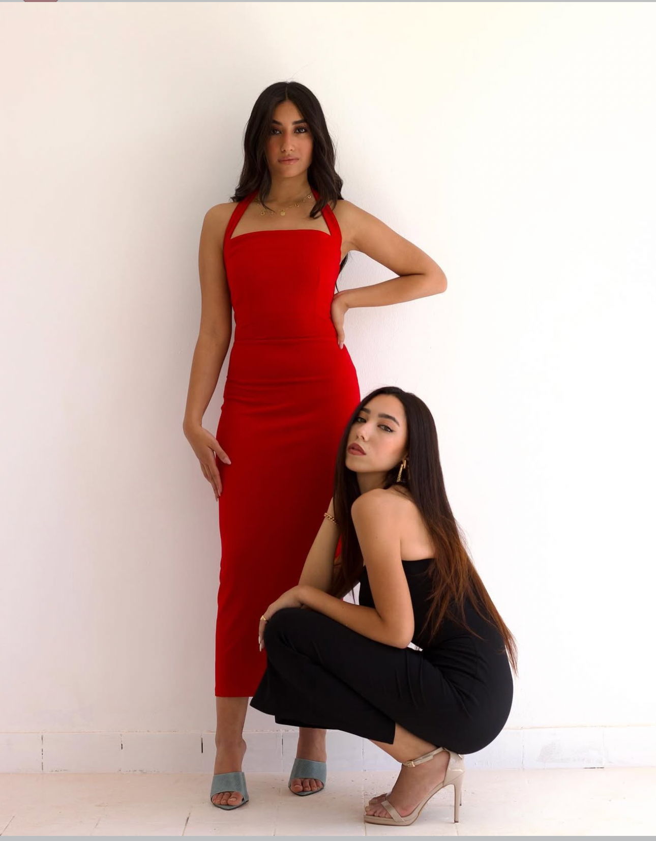 Black Marilyn Dress – bodycon sculpting short dress with hourglass silhouette

