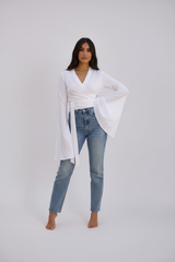 Front view - Katerina blouse with high-waisted jeans